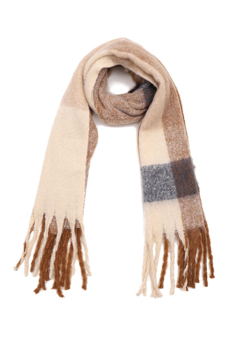 women knitted winter scarf