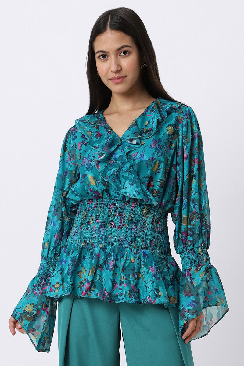 بلوزة نسائية مكشكشة بنمط مورد