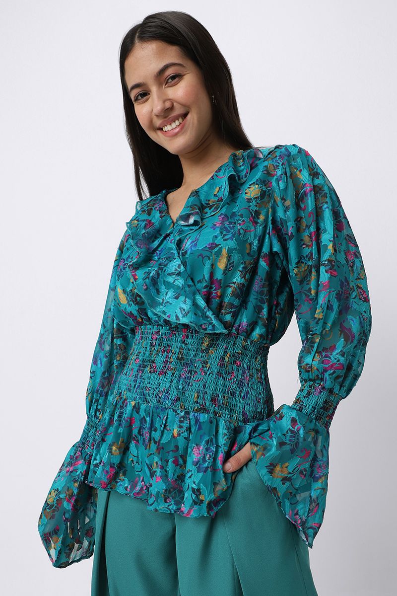 بلوزة نسائية مكشكشة بنمط مورد