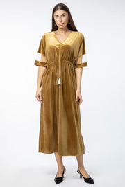 فستان نسائي مخمل بأكمام شفافة