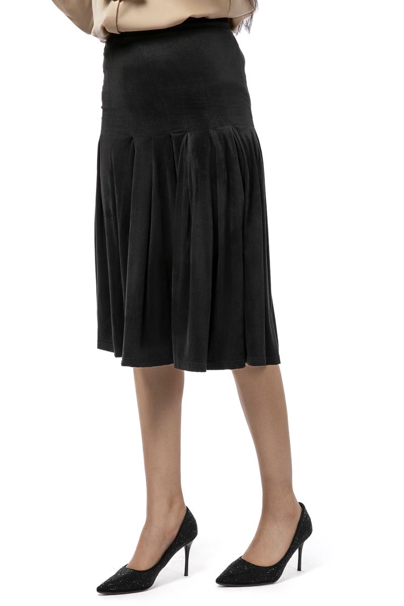 تنورة نسائية بلون موحد وكسرات