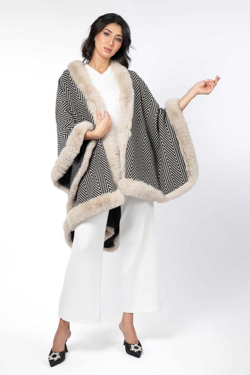 women poncho scarf with fur details