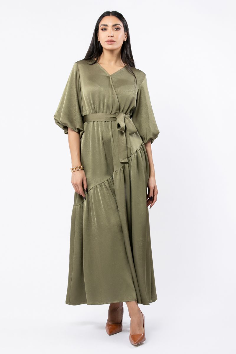 فستان ساتان نسائي ماكسي بنقشة من نفس اللون