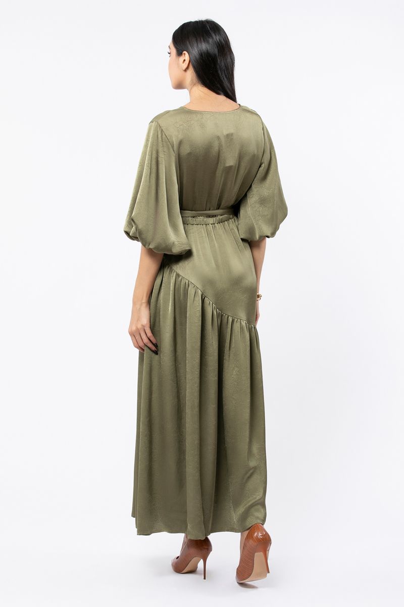 فستان ساتان نسائي ماكسي بنقشة من نفس اللون