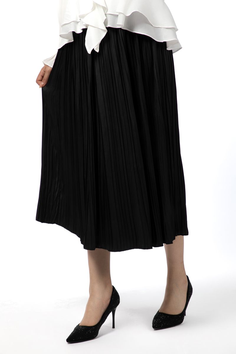 تنورة نسائية طويلة بكسرات