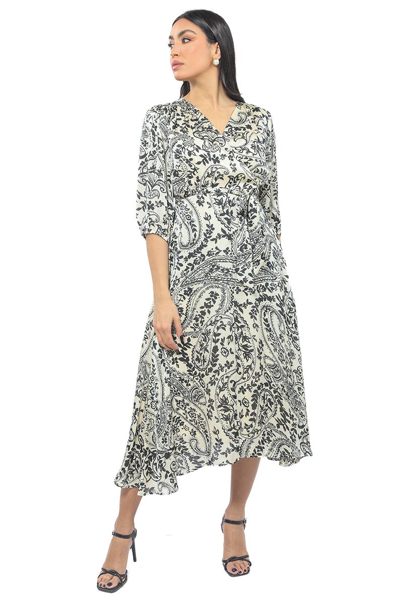 فستان نسائي بنمط طبعات