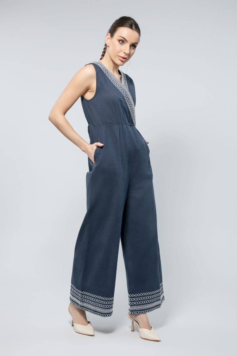 Sleeveless Jumpsuit - Effortless Elegance, Elevated Detail
