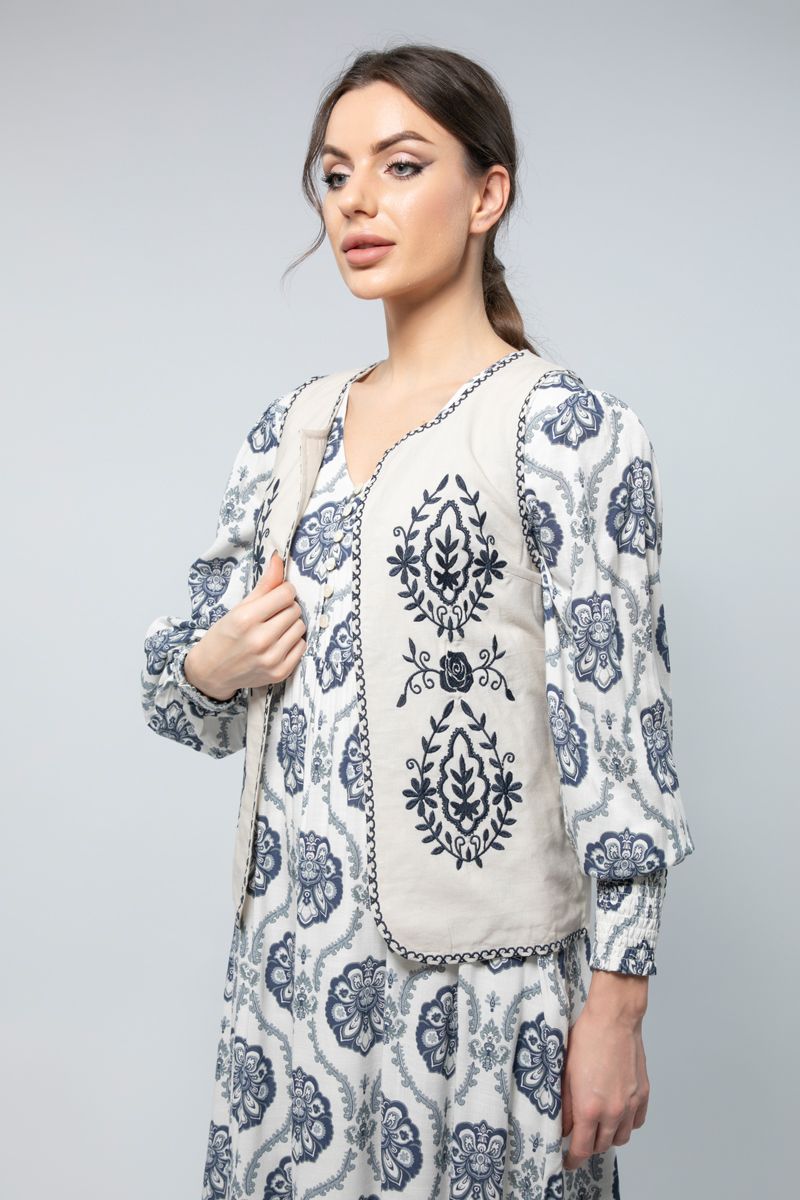 Sleeveless Vest/Waistcoat - A Touch of Sophistication