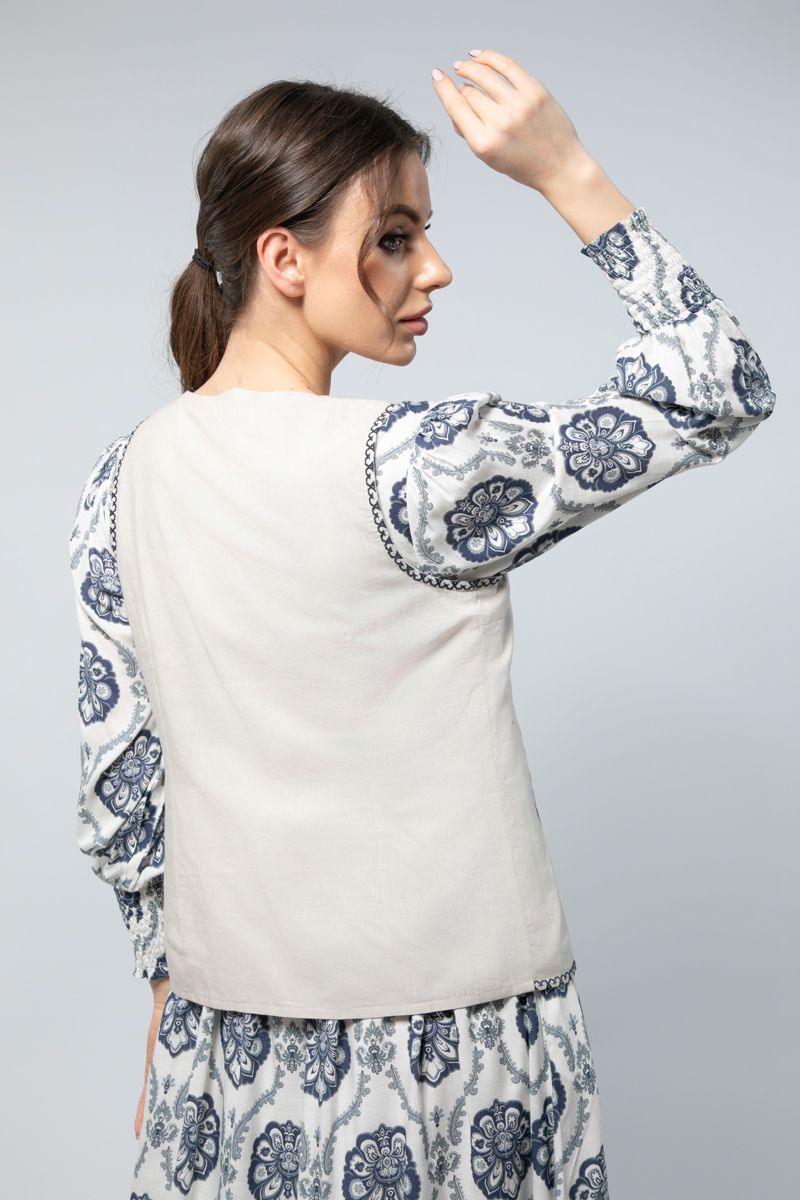 Sleeveless Vest/Waistcoat - A Touch of Sophistication