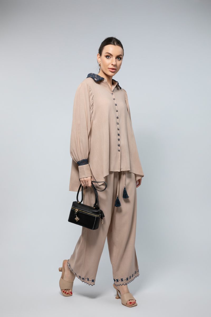 Flowing Wide-Leg Pants - A Fusion of Comfort and Detail