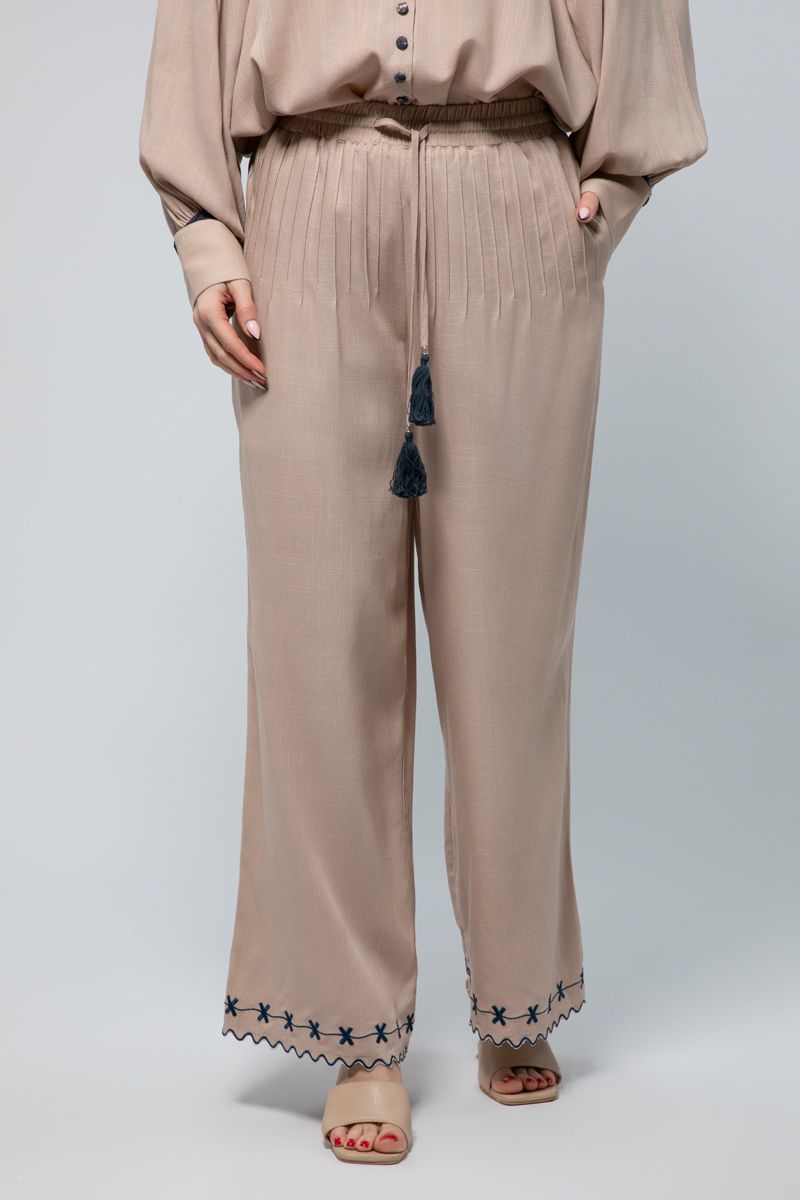 Flowing Wide-Leg Pants - A Fusion of Comfort and Detail