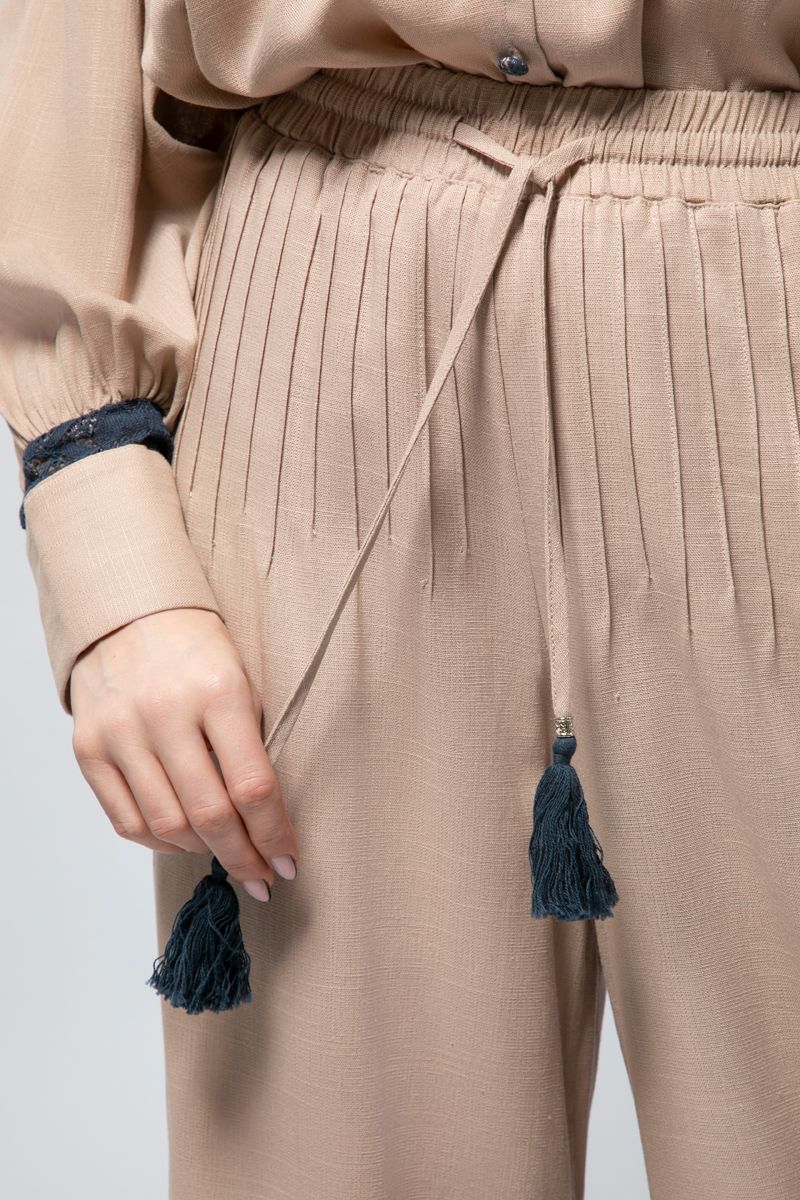 Flowing Wide-Leg Pants - A Fusion of Comfort and Detail