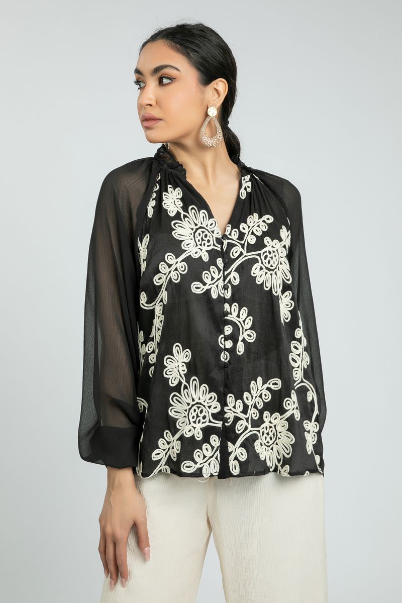 قميص أنيق للنساء بتطريز أمامي وقماش شفاف