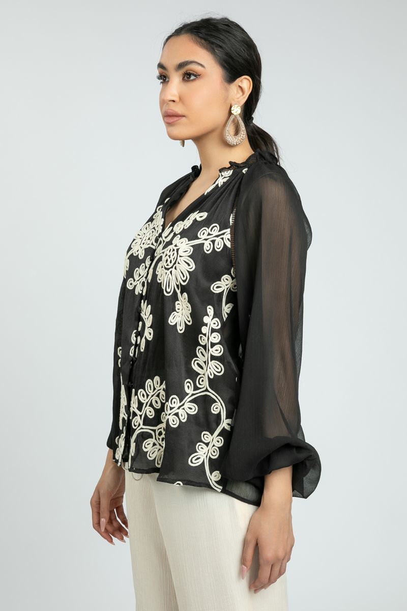 قميص أنيق للنساء بتطريز أمامي وقماش شفاف