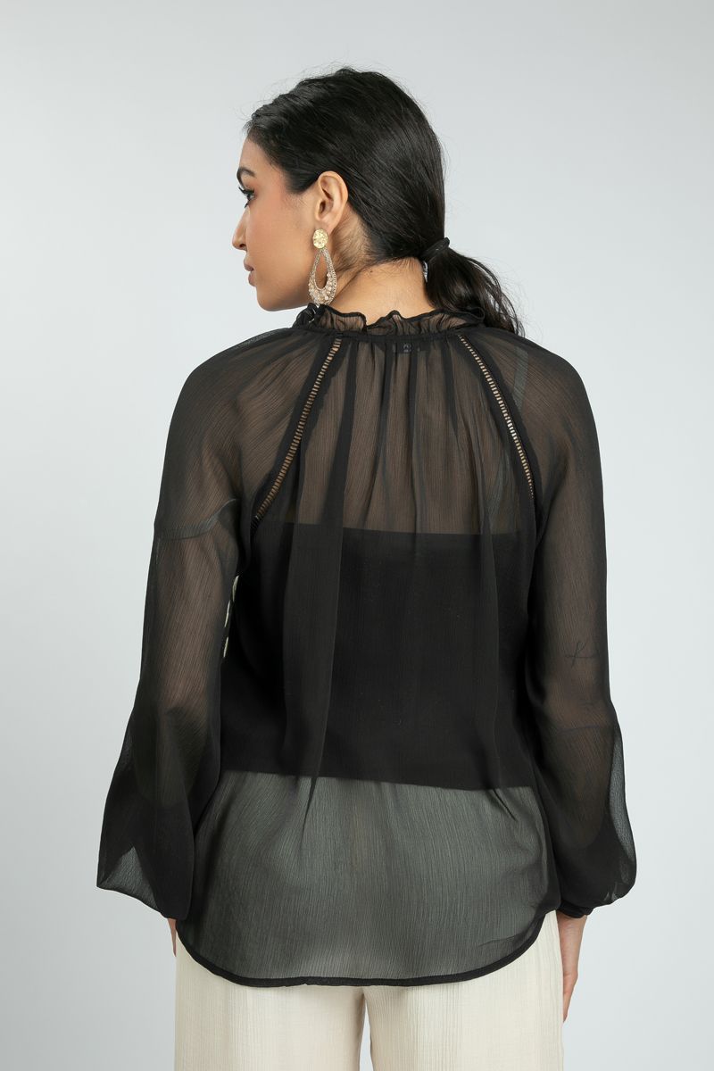 قميص أنيق للنساء بتطريز أمامي وقماش شفاف