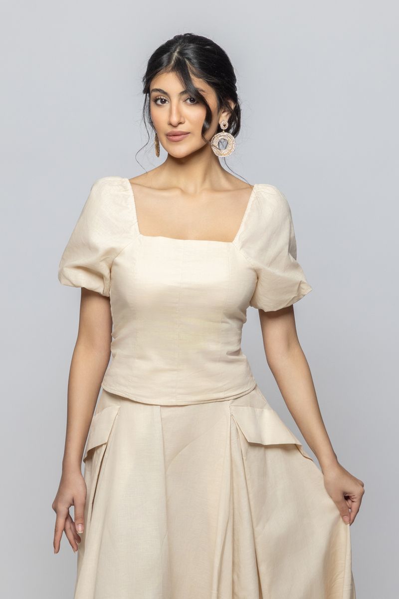 Women Short Pumped Sleeves Top