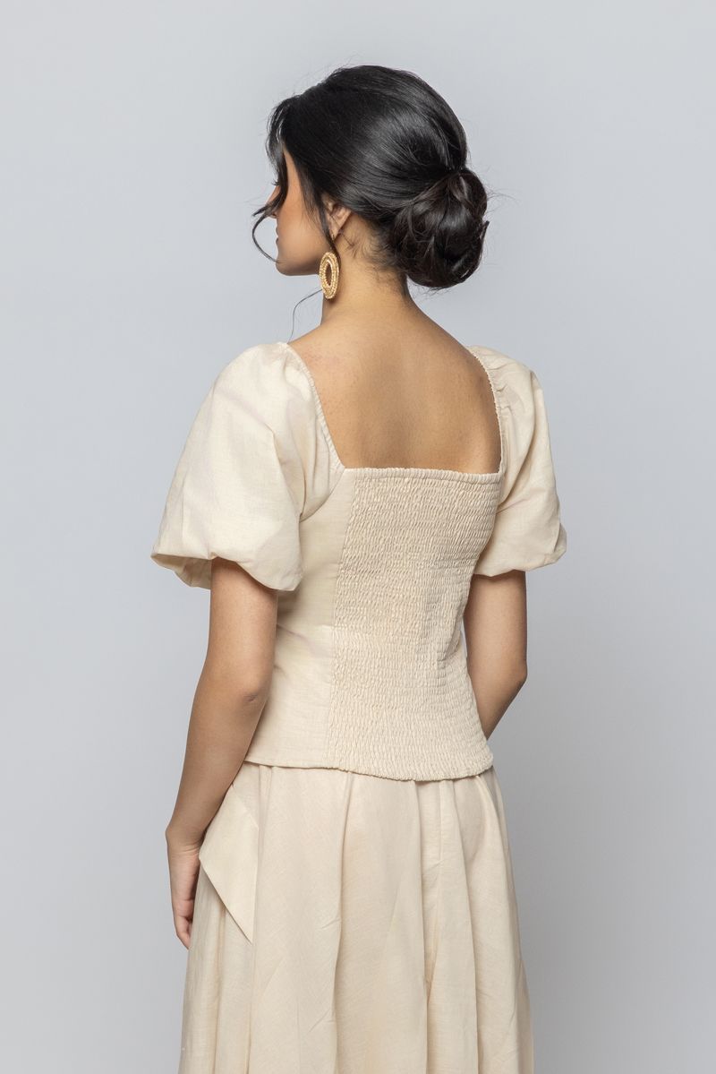 بلوزة نسائيي بأكمام قصيرة ومنتفخة