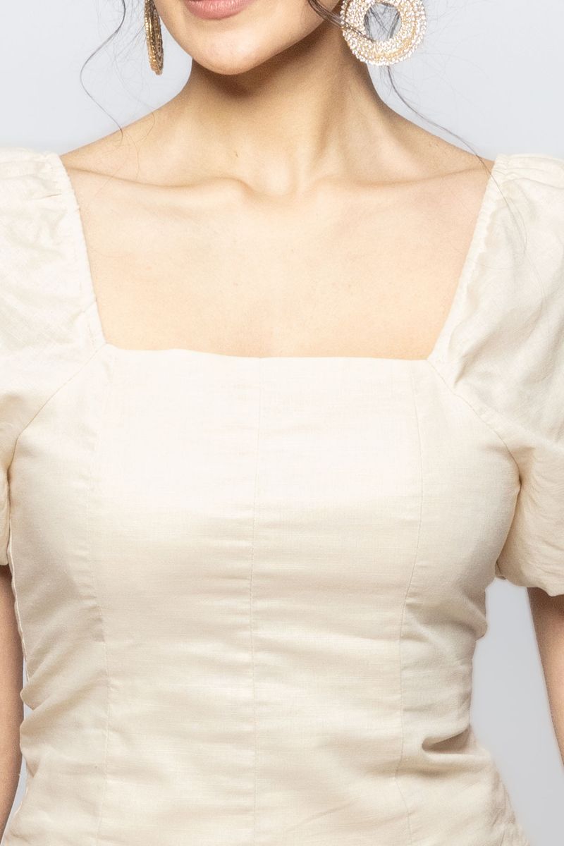 بلوزة نسائيي بأكمام قصيرة ومنتفخة