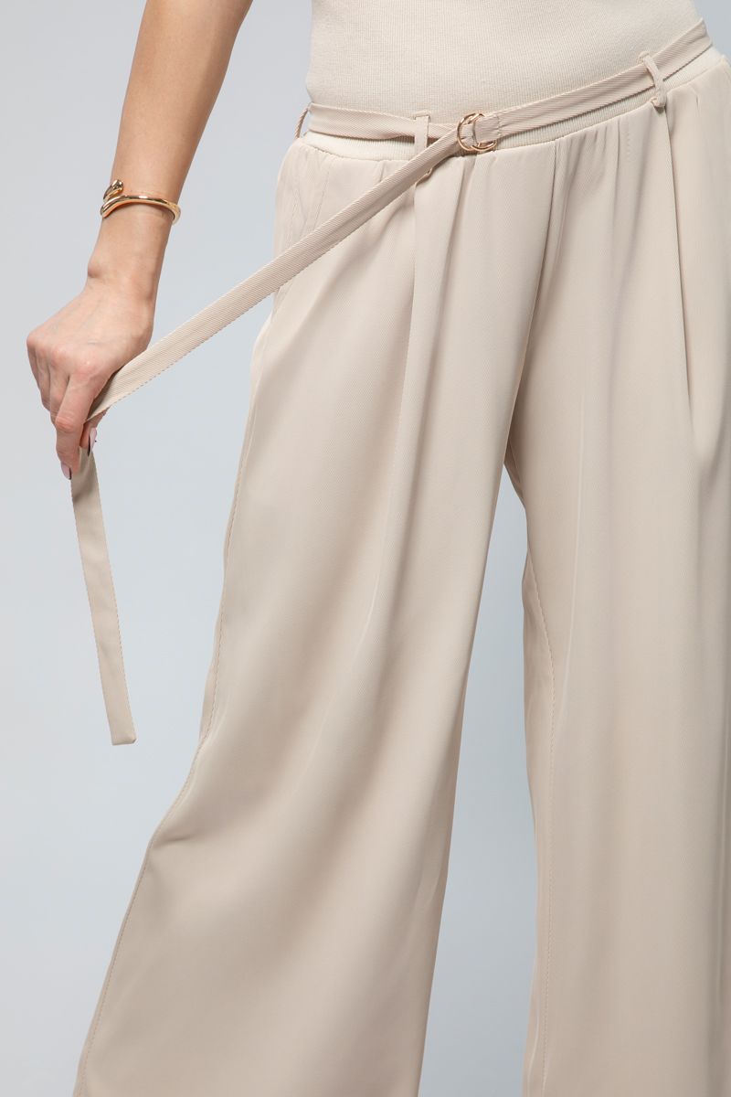 High-Waisted Flowy Pants - Effortless Style with a Tailored Twist