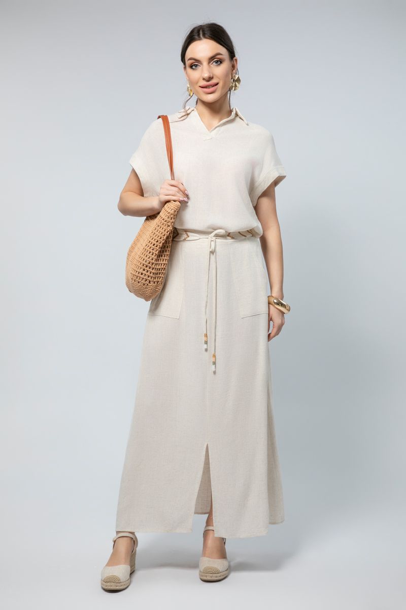 Flowy Short Sleeves Top - Classic Style with a Delicate Embroidered Touch