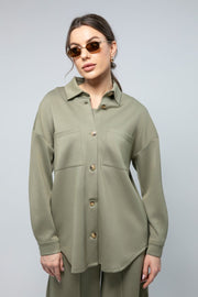 قميص كاجوال بأكمام طويلة - قطعة أساسية في خزانة ملابسك اليومية