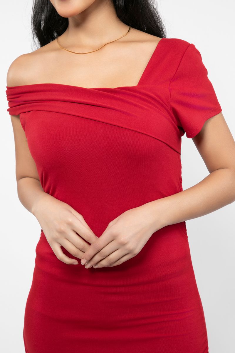 فستان نسائي ماكسي بكتف مفتوح