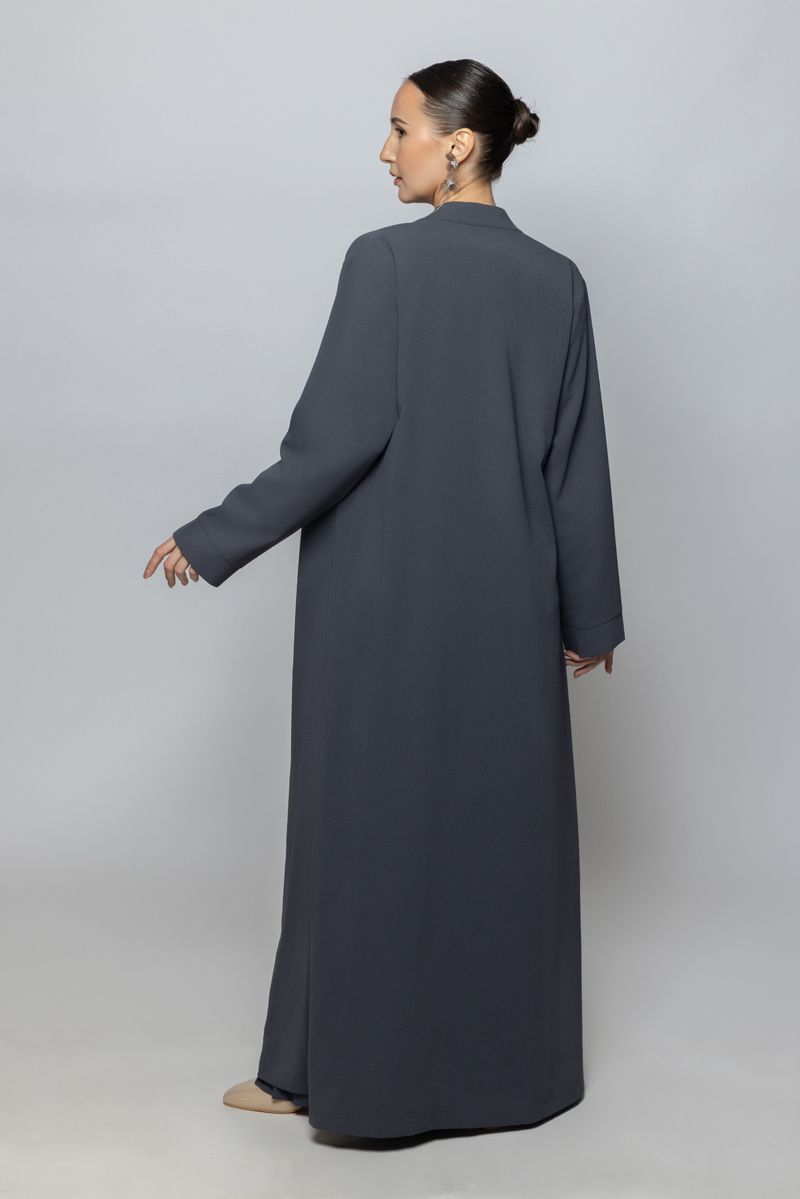 بليزر طويل بأكمام طويلة بتصميم عصري