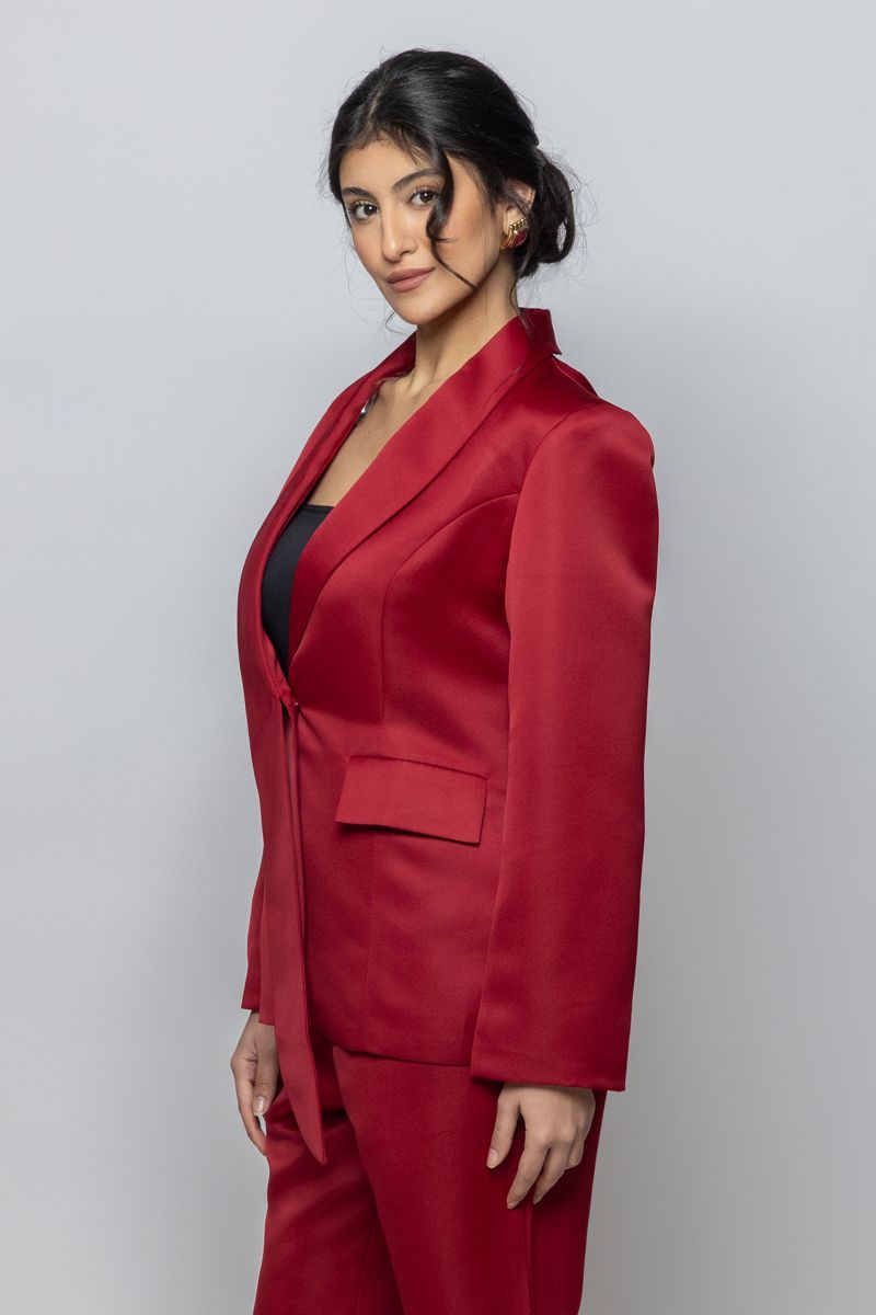 بليزر نسائي بأكمام طويلة من قماش الساتان الناعم والدقيق