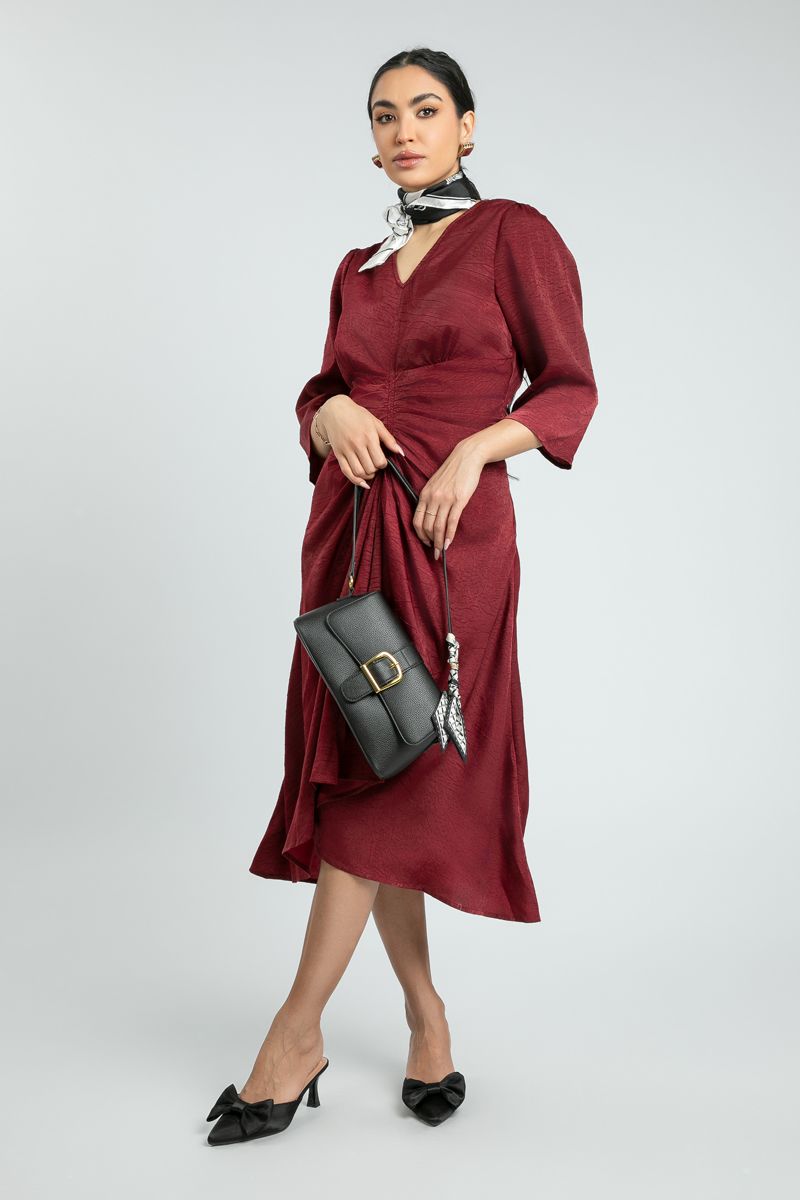 فستان نسائي ميدي بنمط منقوش