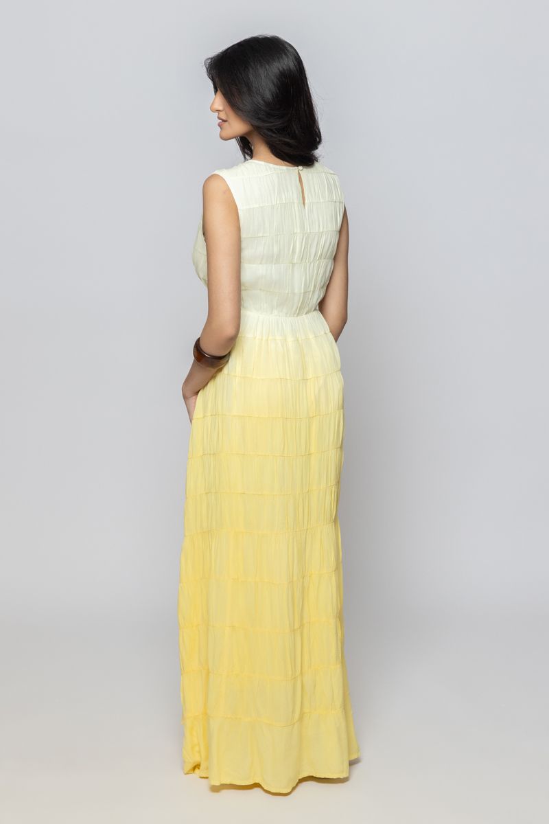 فستان صيفي نسائي طويل بدون أكمام