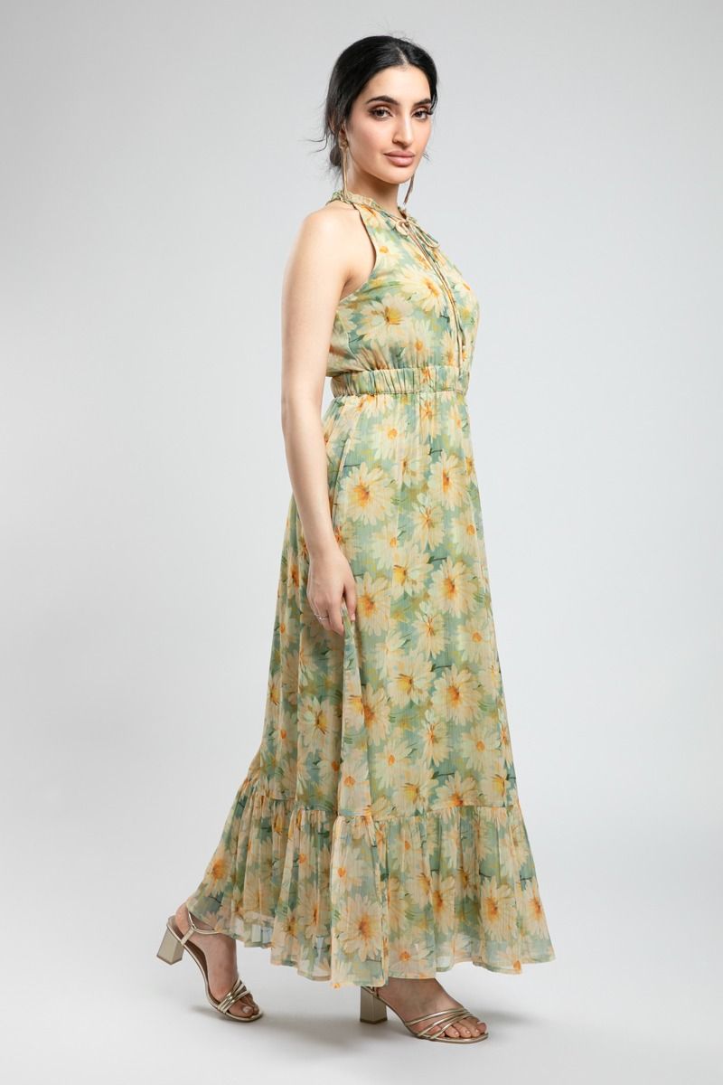 فستان صيفي بدون أكمام – نقش زهور وأناقة خفيفة