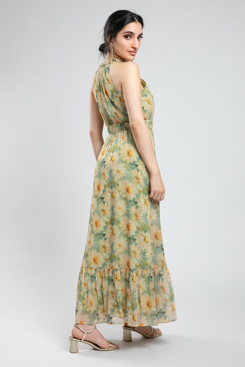 فستان صيفي بدون أكمام – نقش زهور وأناقة خفيفة