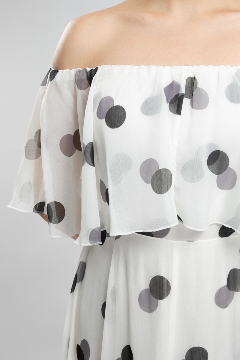 فستان صيفي بنقشة بولكا – لمسة ناعمة ومرِحة