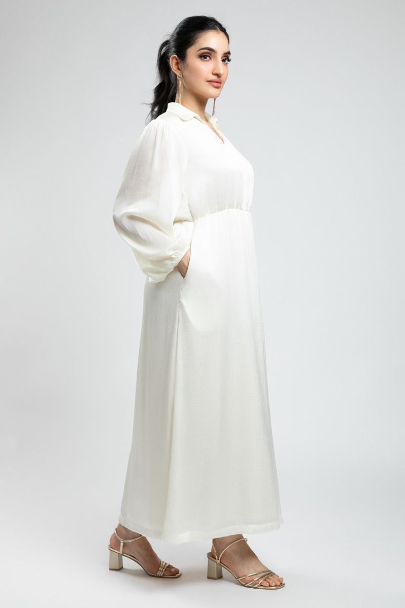 فستان بنقشة ملمس – نعومة أنيقة بطابع عصري