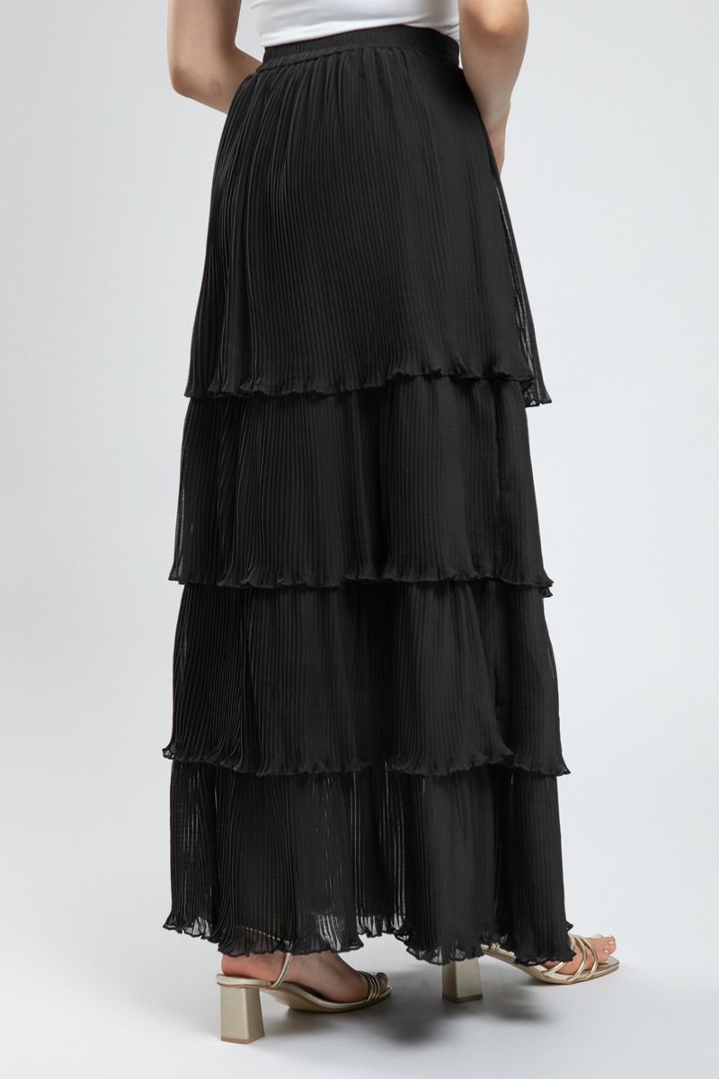 تنورة بكسرات أنيقة – انسيابية وأناقة في آنٍ واحد