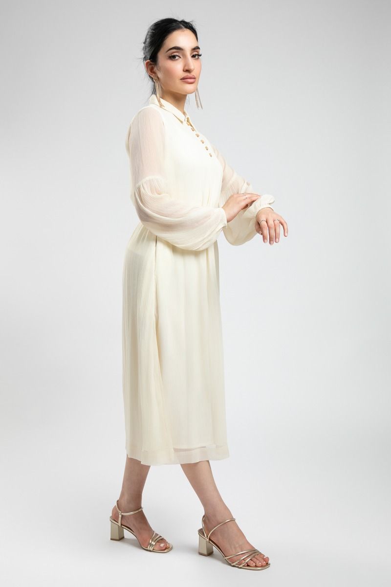 فستان ناعم بملمس أنيق – تصميم راقٍ يبرز القوام