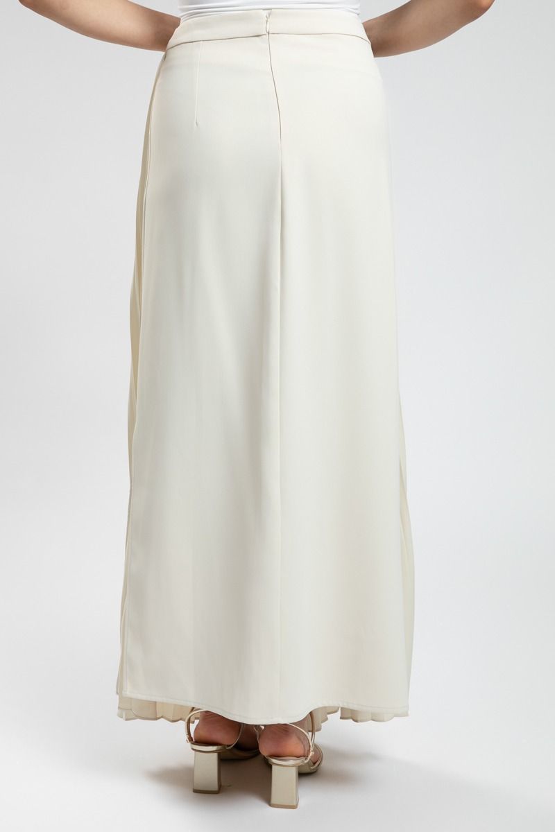Chic Pleated Skirt - Elegant Flow and Everyday Comfort