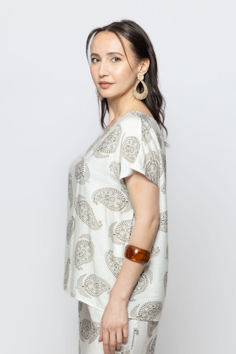 Women Short Sleeves Summer Top with Full Prints Pattern