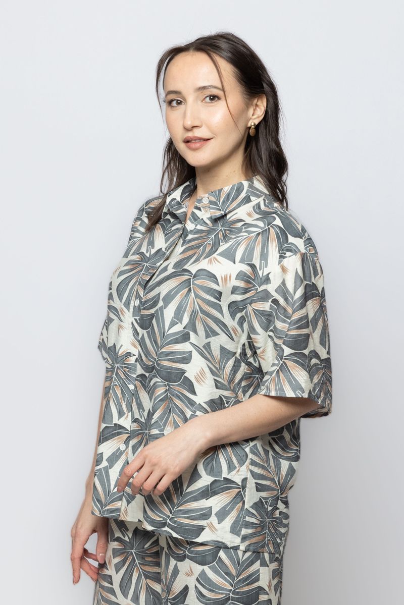 Women Short Sleeves Summer Shirt with Full Prints Pattern