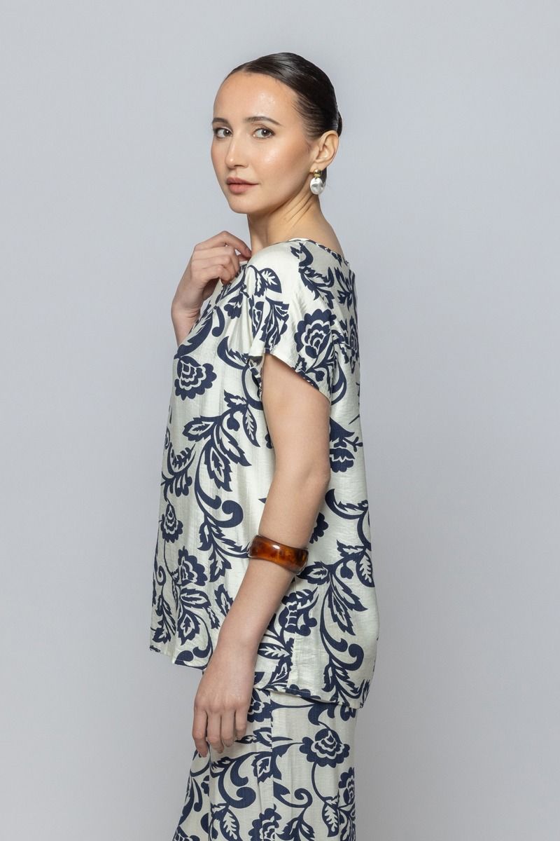 Women Short Sleeves Summer Top with Full Prints Pattern