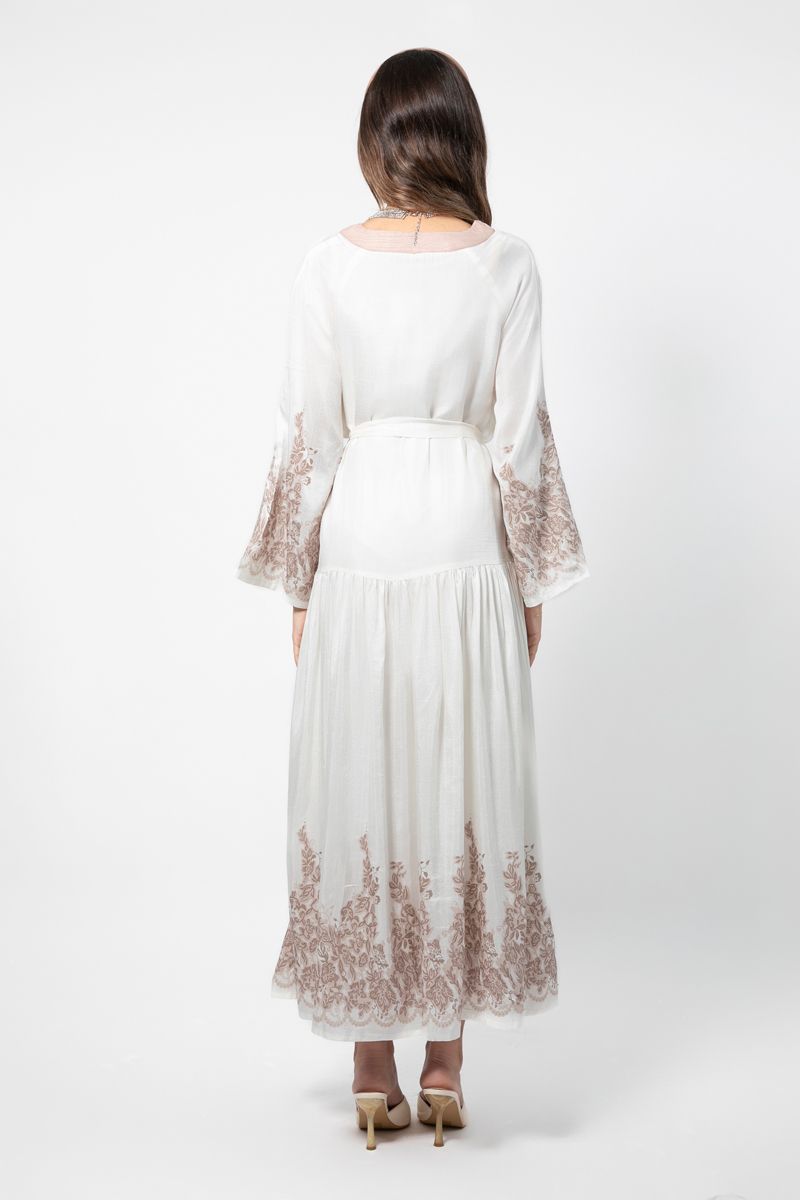 فستان نسائي طويل بتفاصيل طبع