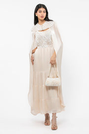 فستان نسائي طويل بطبقة كيب