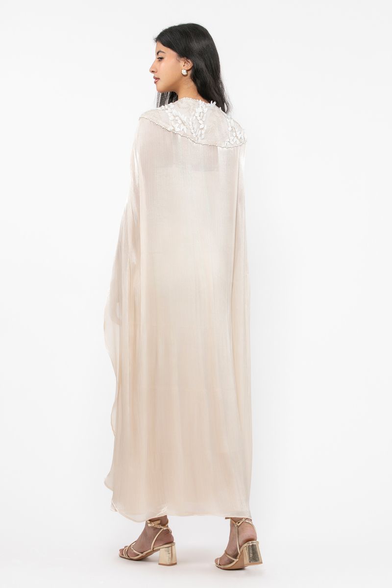 فستان نسائي طويل بطبقة كيب