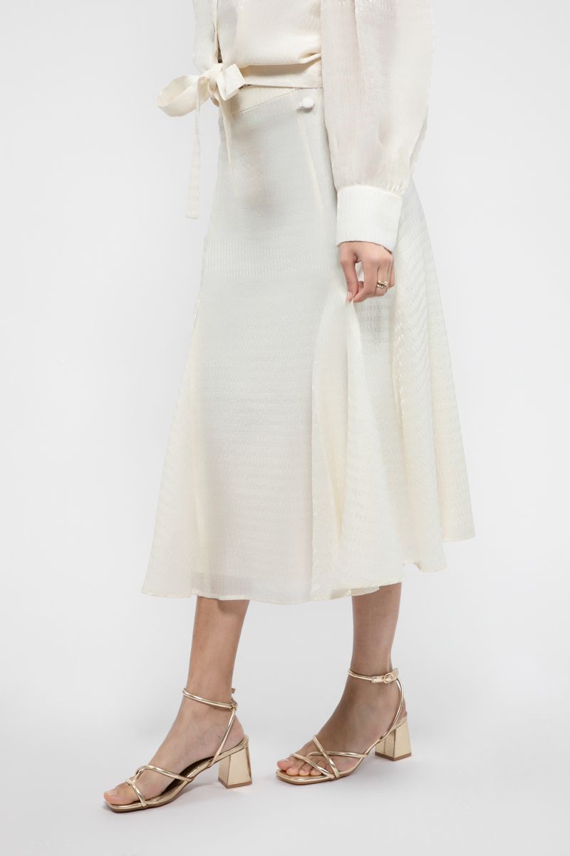 تنورة نسائية بخامة منقوشة