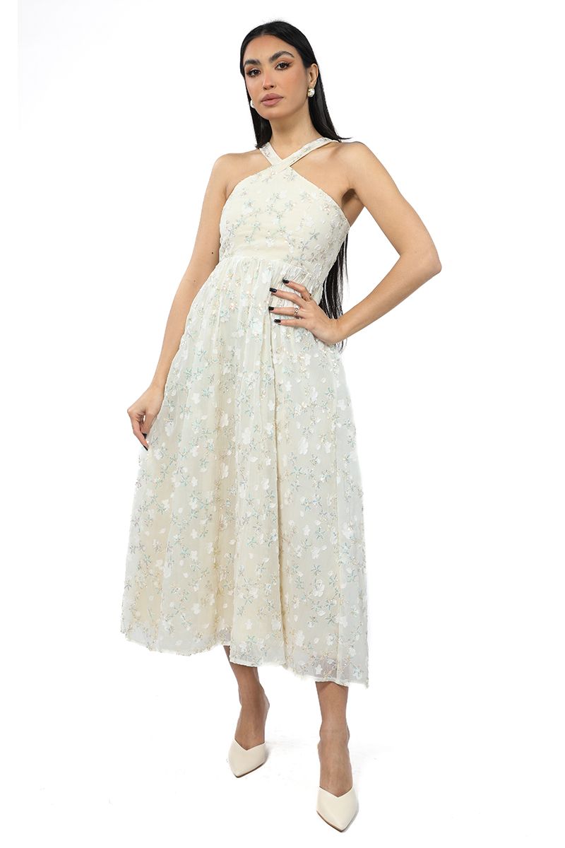 فستان نسائي طويل بتفاصيل تطريز وترتر