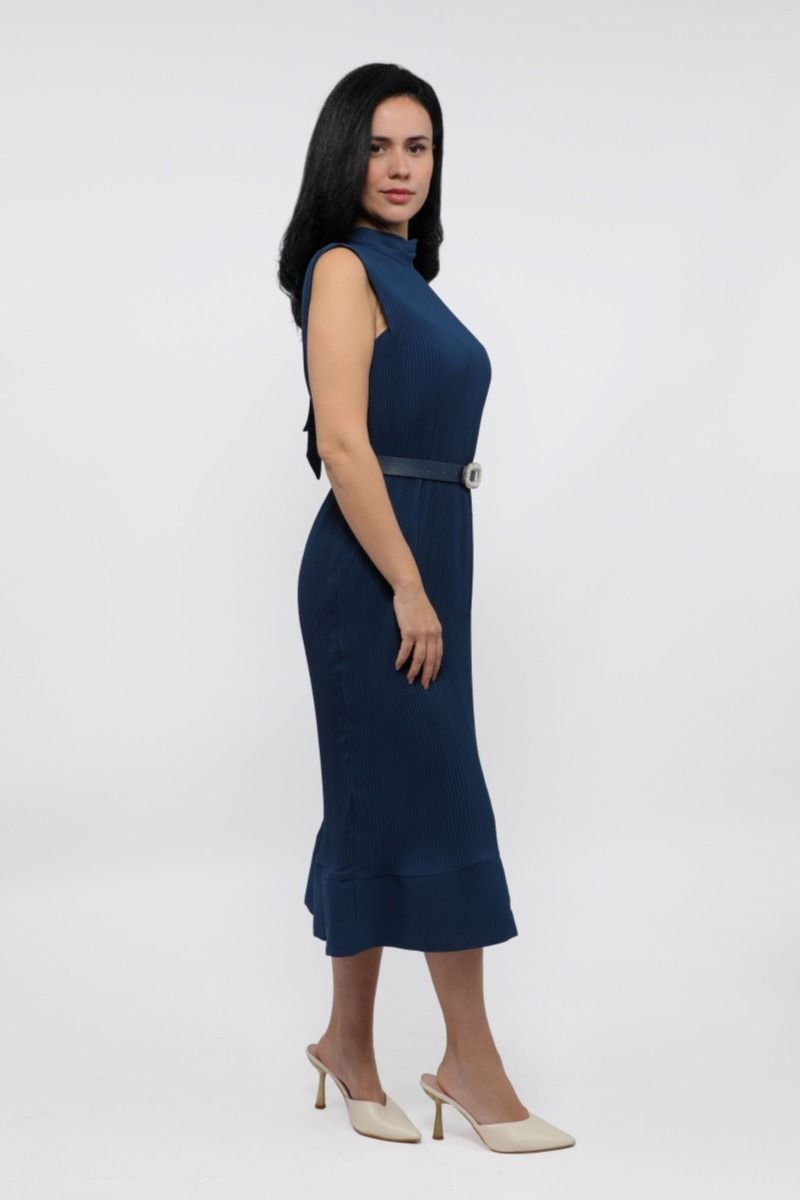 فستان نسائي بنمط كسرات مضلعة