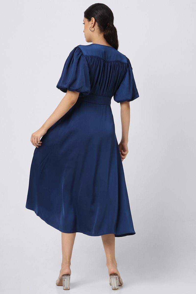 solid colored women dress with puffed sleeves
