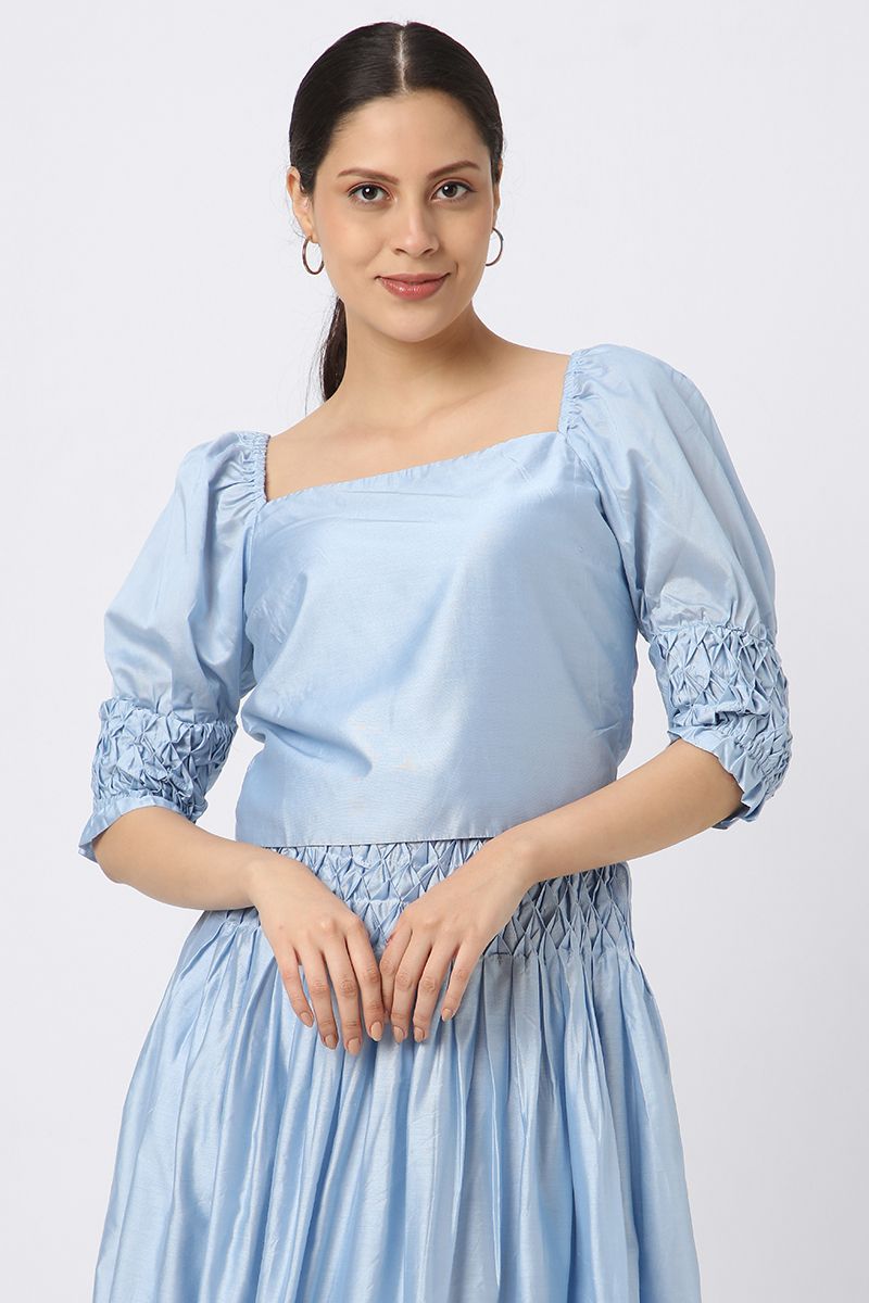 women top with straight neckline