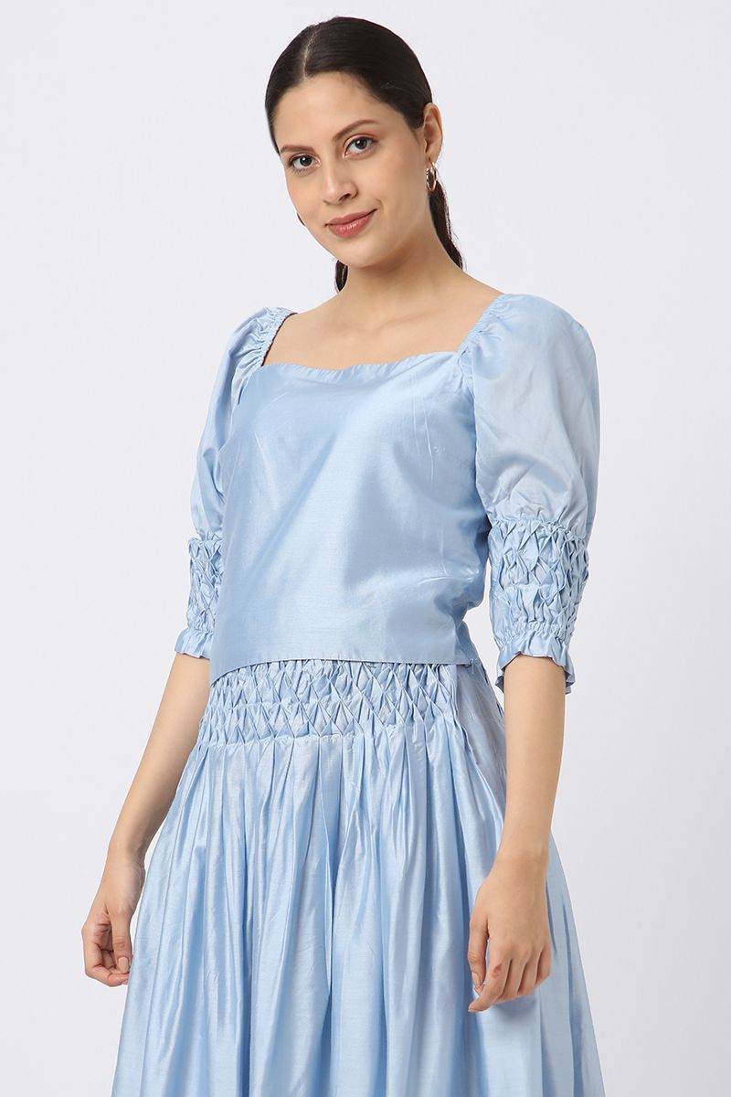 women top with straight neckline