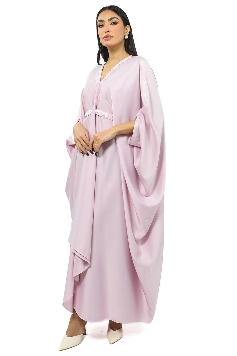 فستان نسائي ماكسي بتفاصيل تطريز